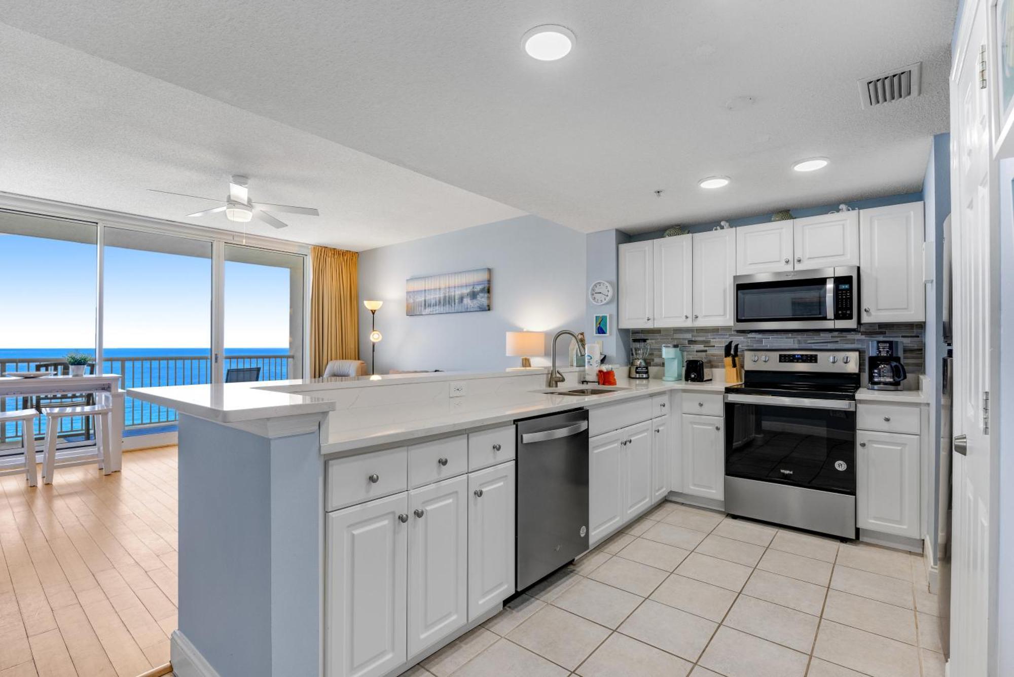Parking Fee Included-majestic 1-1606! Gulf Front 1bedroom, Pool,hot Tubs,tennis Holiday home Panama City Beach