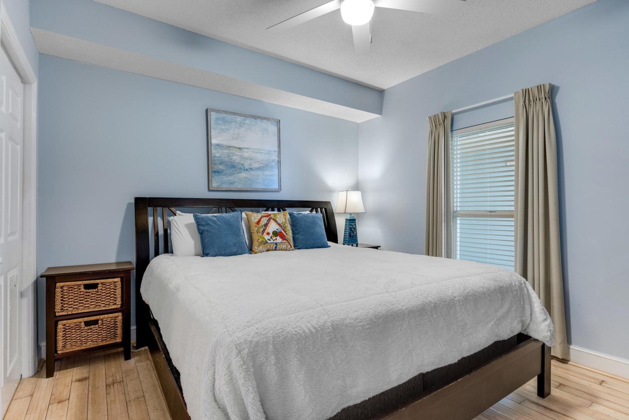 Holiday home Parking Fee Included-majestic 1-1606! Gulf Front 1bedroom, Pool,hot Tubs,tennis Panama City Beach
