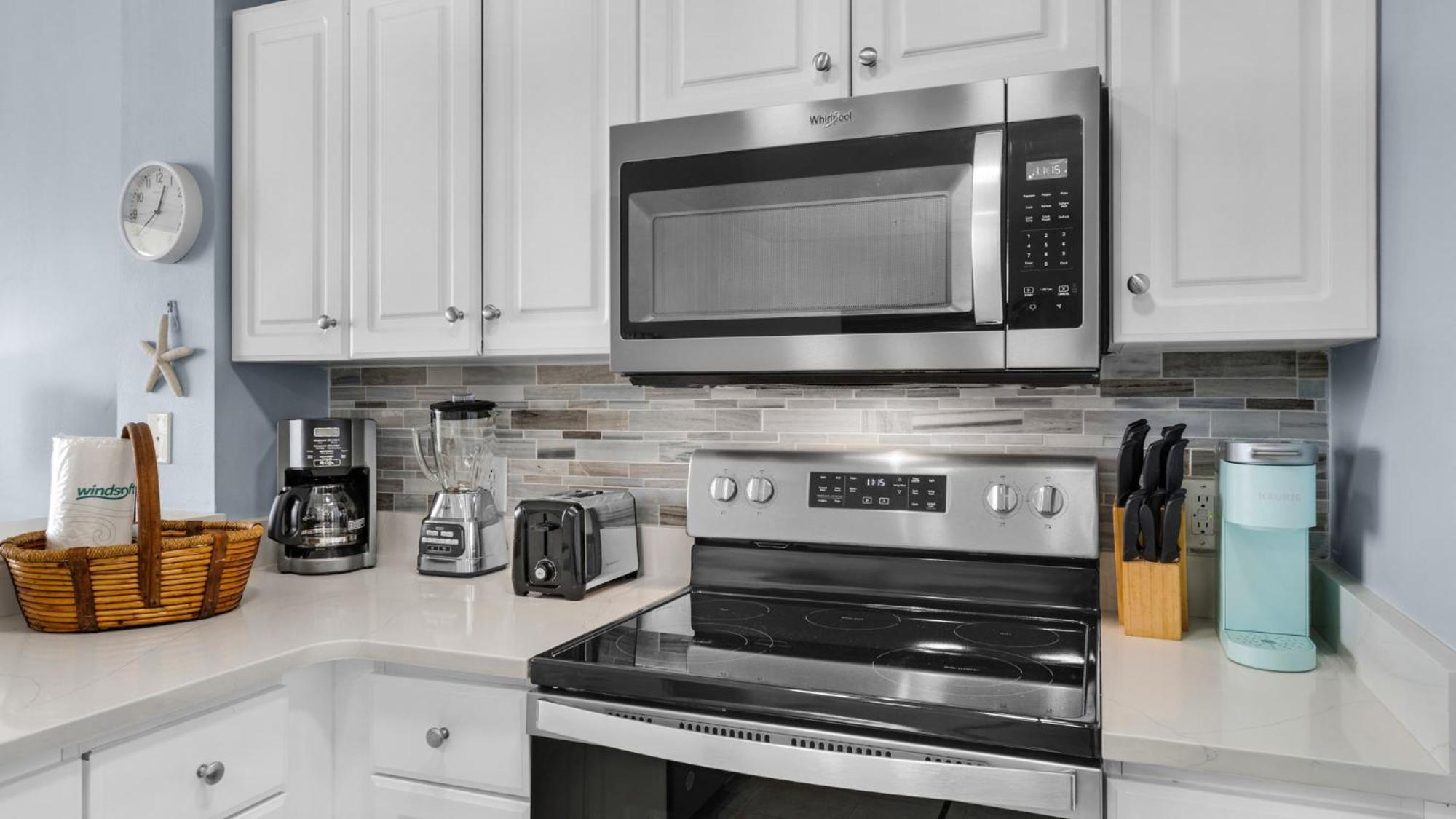Parking Fee Included-majestic 1-1606! Gulf Front 1bedroom, Pool,hot Tubs,tennis * Panama City Beach