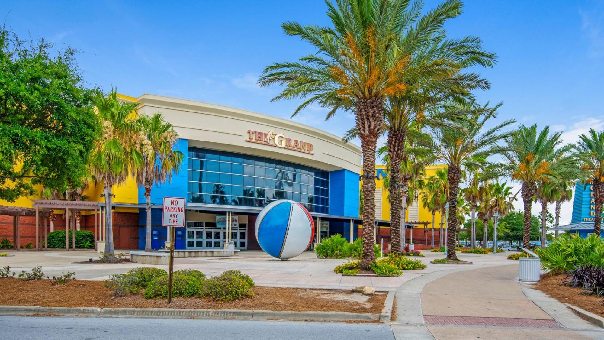 Holiday home Parking Fee Included-majestic 1-1606! Gulf Front 1bedroom, Pool,hot Tubs,tennis